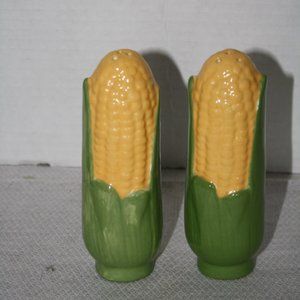 Shawnee Pottery Co. Vintage 1950's Corn Cob Salt & Pepper Shaker